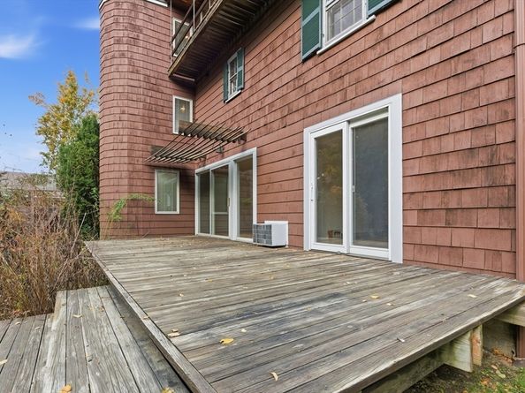 12-14 Gray Gardens W, Cambridge MA 02138