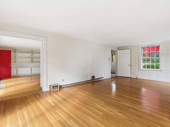 12-14 Gray Gardens W, Cambridge MA 02138