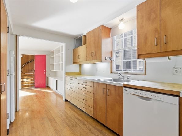 12-14 Gray Gardens W, Cambridge MA 02138