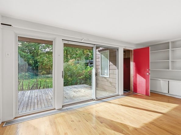 12-14 Gray Gardens W, Cambridge MA 02138