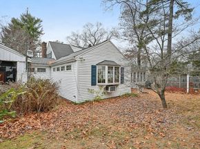 91 Pond St, Billerica MA 01821