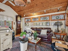 91 Pond St, Billerica MA 01821