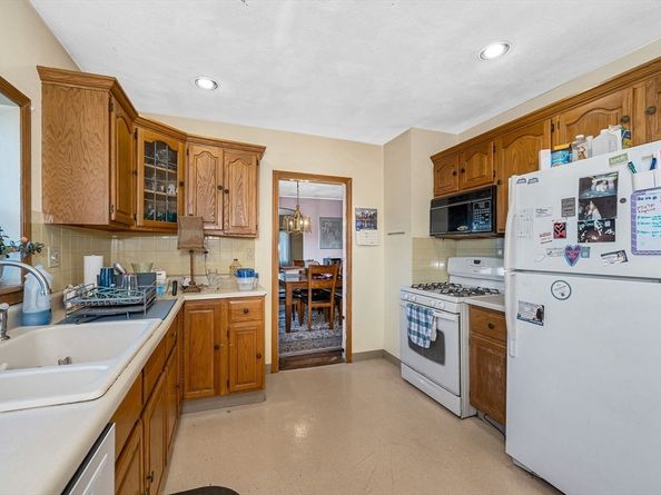 445 E Foster St, Melrose MA 02176