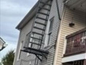 6 Rayner St, Blackstone MA 01504