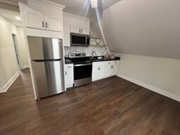 6 Rayner St, Blackstone MA 01504