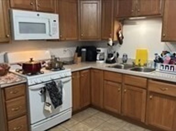 6 Rayner St, Blackstone MA 01504