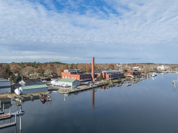 45 Main St 38, Wareham MA 02571