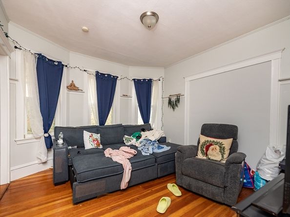 18 Santuit St, Boston MA 02124