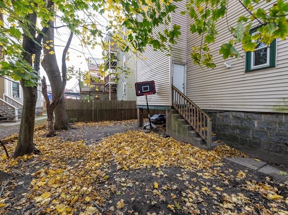 18 Santuit St, Boston MA 02124