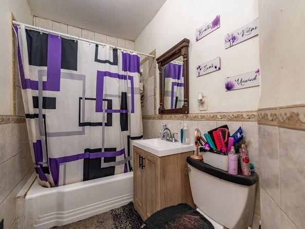 18 Santuit St, Boston MA 02124