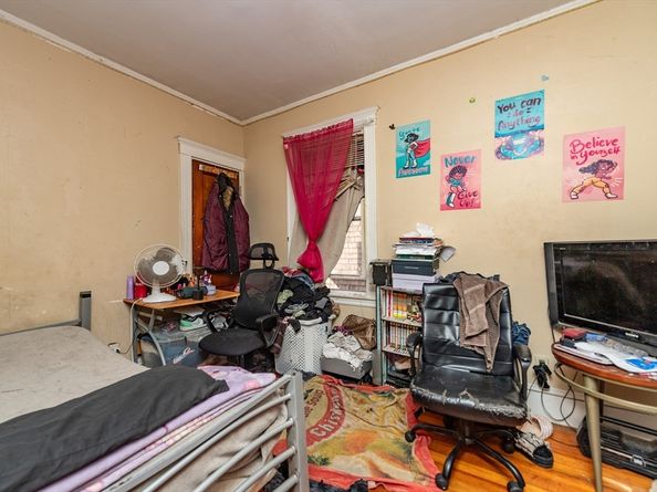 18 Santuit St, Boston MA 02124