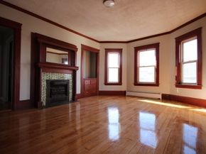 82 Green Hill Pkwy, Worcester MA 01605