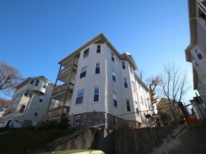 82 Green Hill Pkwy, Worcester MA 01605