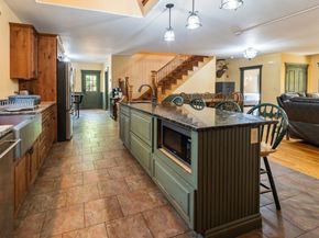 1082 Old Dana Rd, Barre MA 01005