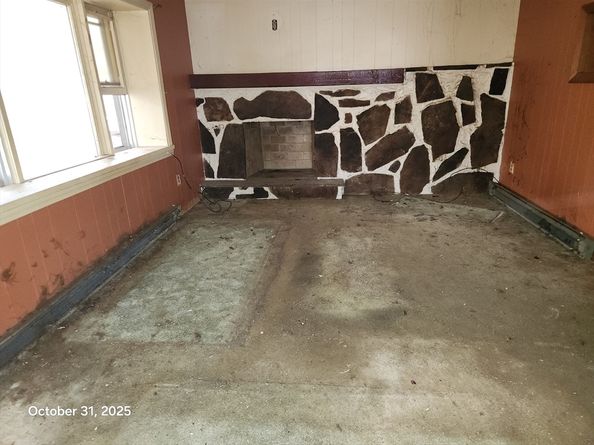 7 Pine Hill Rd, Grafton MA 01560