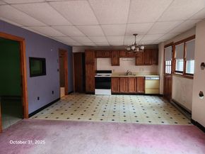 7 Pine Hill Rd, Grafton MA 01560