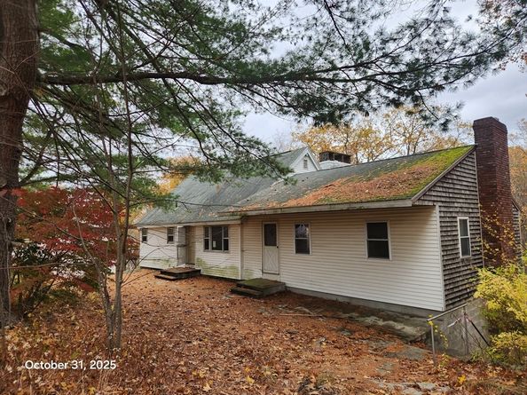 7 Pine Hill Rd, Grafton MA 01560