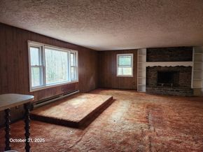 7 Pine Hill Rd, Grafton MA 01560