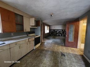 7 Pine Hill Rd, Grafton MA 01560