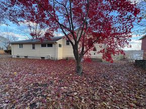 22 Roy St, Worcester MA 01603