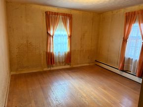 22 Roy St, Worcester MA 01603