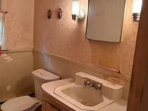 22 Roy St, Worcester MA 01603