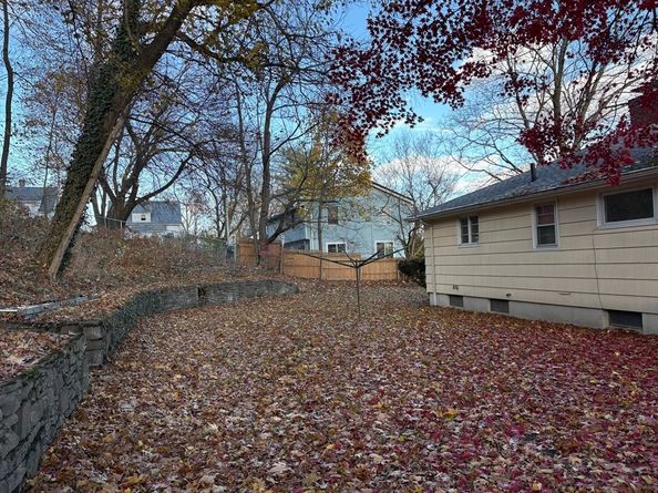 22 Roy St, Worcester MA 01603