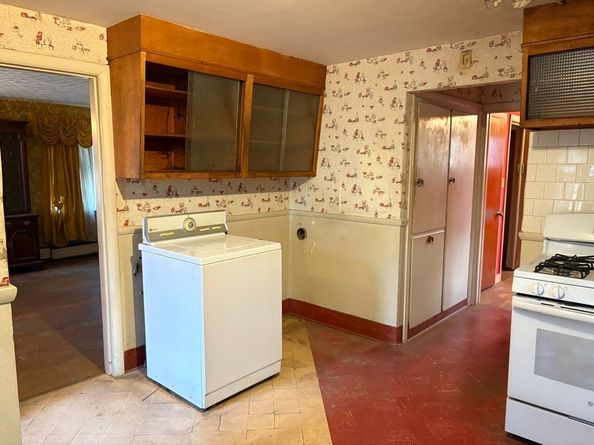 22 Roy St, Worcester MA 01603