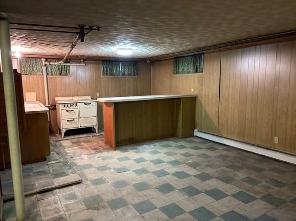 22 Roy St, Worcester MA 01603