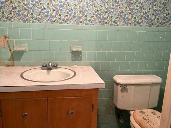 22 Roy St, Worcester MA 01603