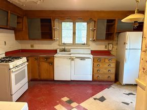 22 Roy St, Worcester MA 01603