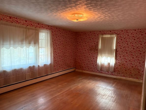 22 Roy St, Worcester MA 01603