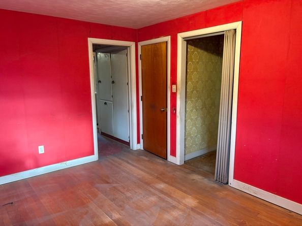 22 Roy St, Worcester MA 01603