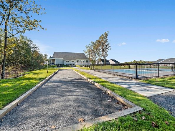 25 Salisbury Hill Blvd. 64, Worcester MA 01609