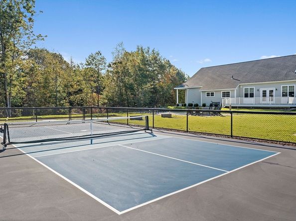 25 Salisbury Hill Blvd. 64, Worcester MA 01609