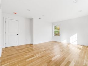 135 Plymouth, Carver MA 02330