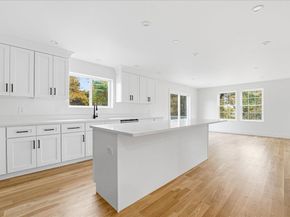 135 Plymouth, Carver MA 02330