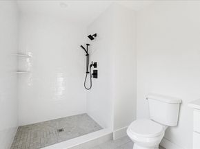 135 Plymouth, Carver MA 02330