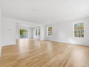 135 Plymouth, Carver MA 02330