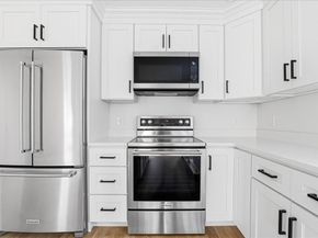 135 Plymouth, Carver MA 02330