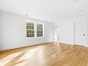 135 Plymouth, Carver MA 02330