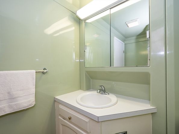 73 Broad Reach M21C, Weymouth MA 02191