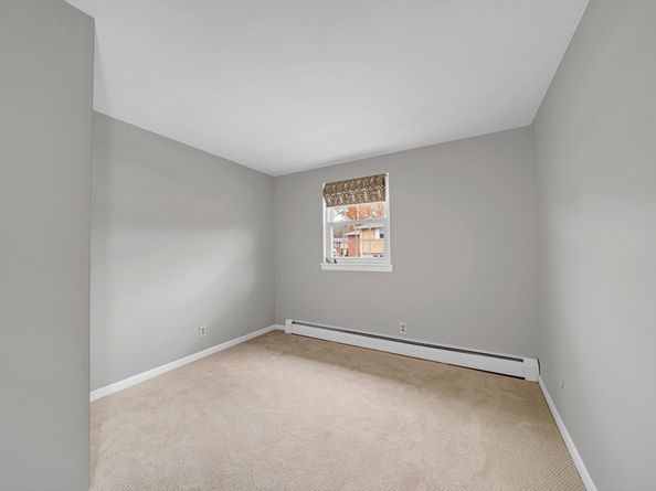 88 Kingston St 88, North Andover MA 01845