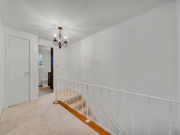 88 Kingston St 88, North Andover MA 01845