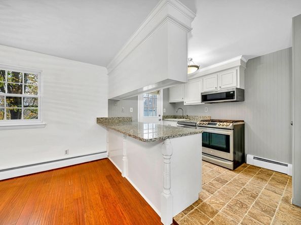 88 Kingston St 88, North Andover MA 01845