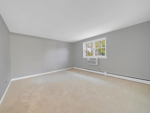 88 Kingston St 88, North Andover MA 01845