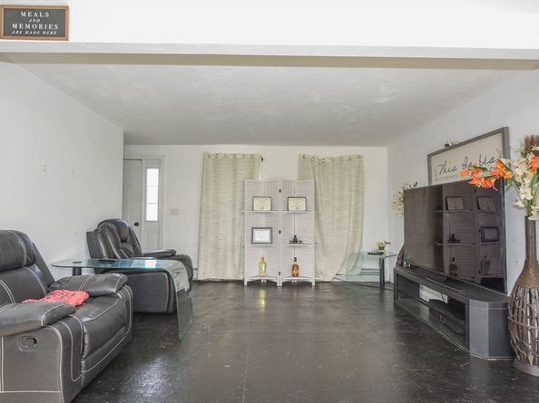 65 Victoria Lane, Templeton MA 01468