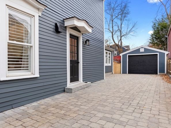 13 Broad St, Newburyport MA 01950