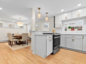 13 Broad St, Newburyport MA 01950