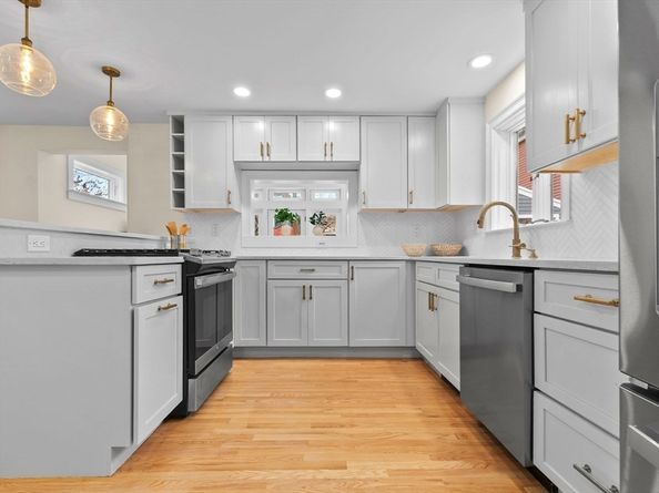 13 Broad St, Newburyport MA 01950